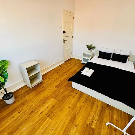 ホステル Luxury Location